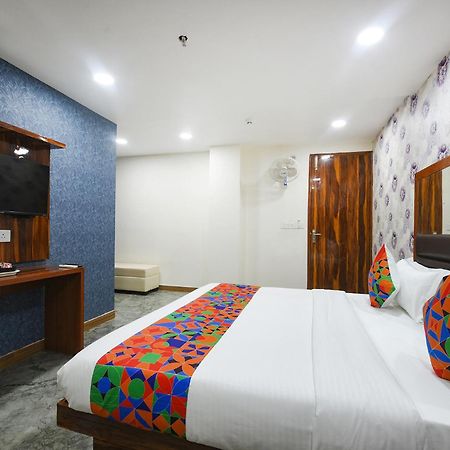 Fabhotel Mona Continental - Nr Laxmi Nagar It Hub Nueva Delhi Exterior foto