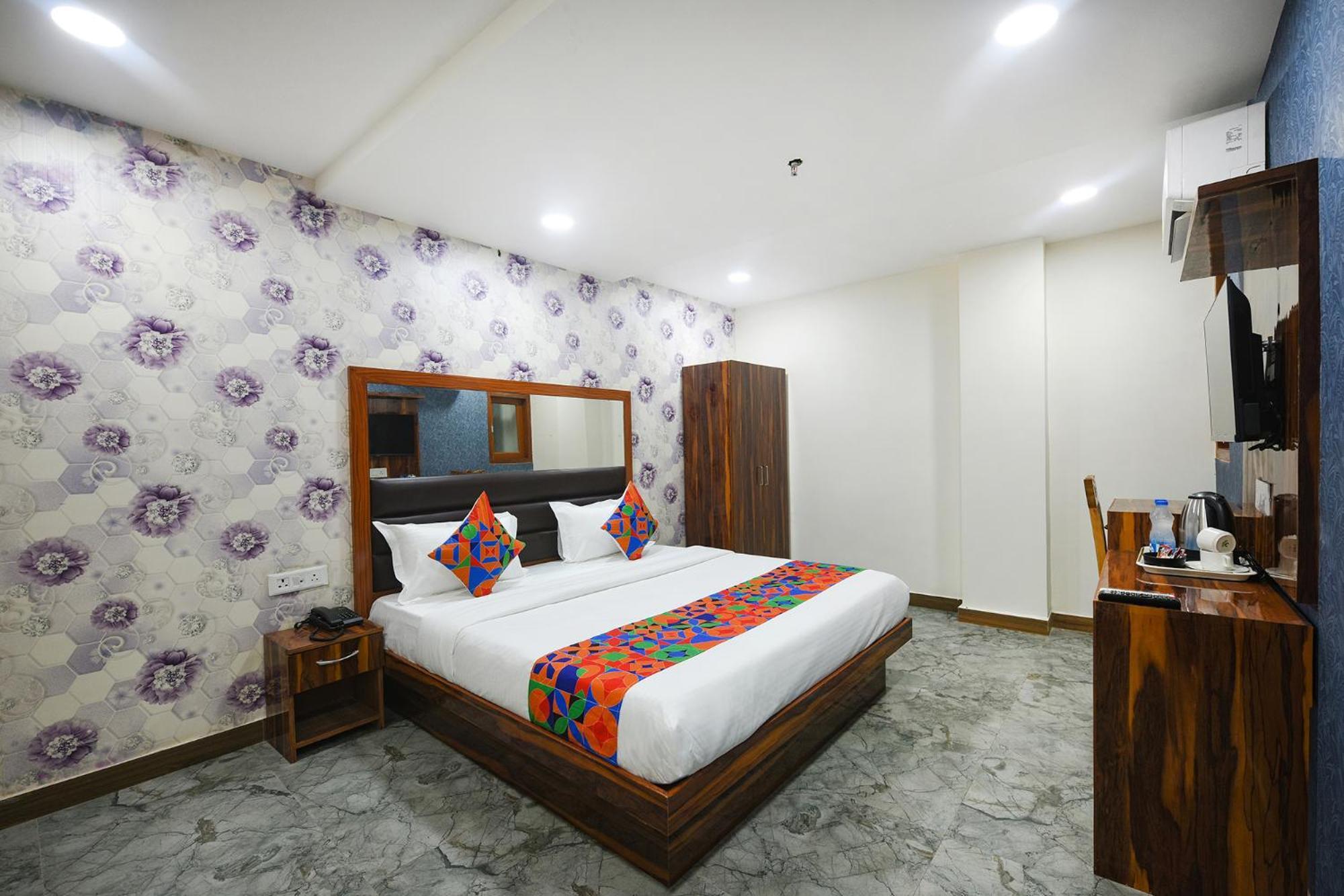 Fabhotel Mona Continental - Nr Laxmi Nagar It Hub Nueva Delhi Exterior foto