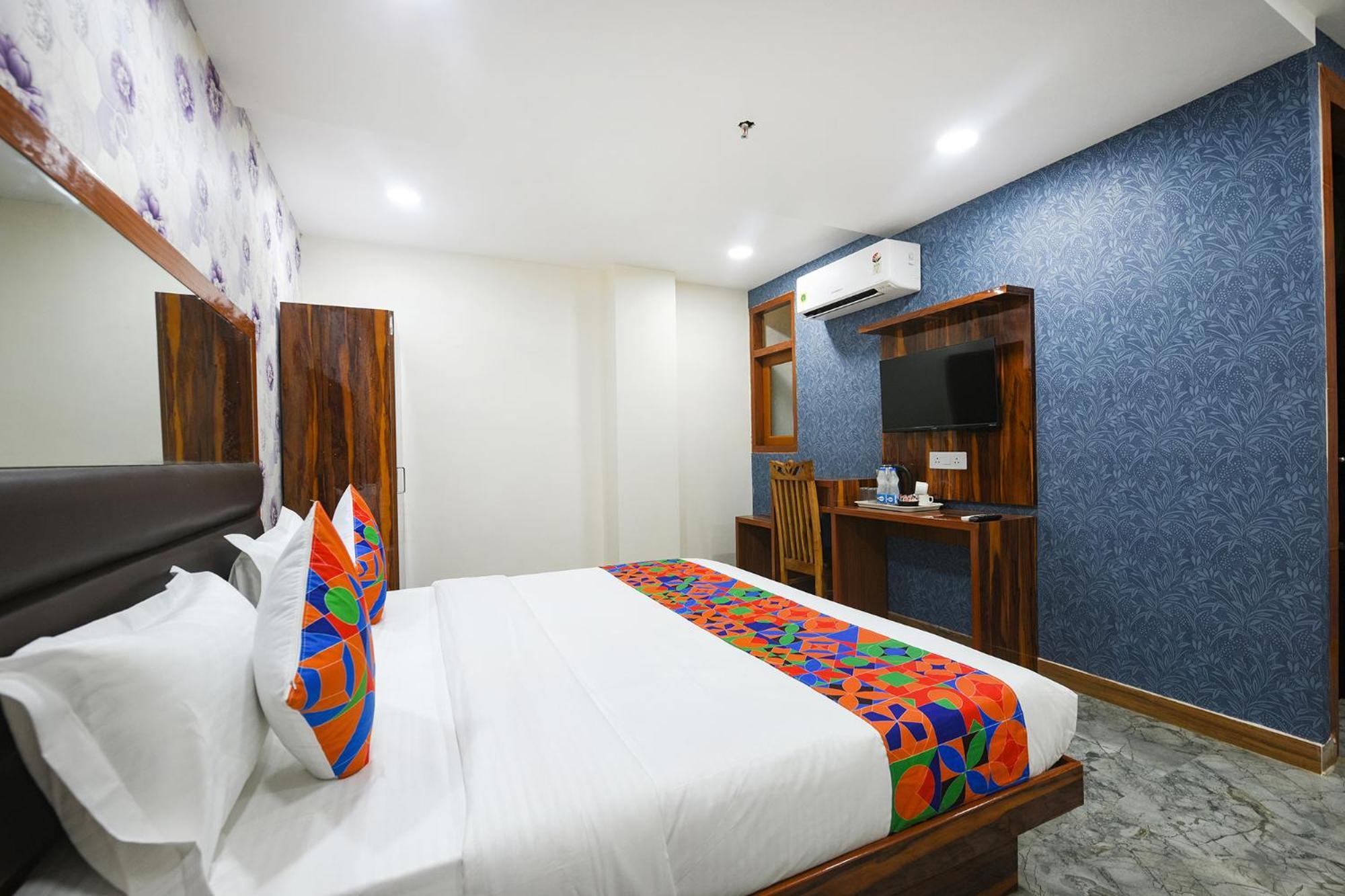 Fabhotel Mona Continental - Nr Laxmi Nagar It Hub Nueva Delhi Exterior foto