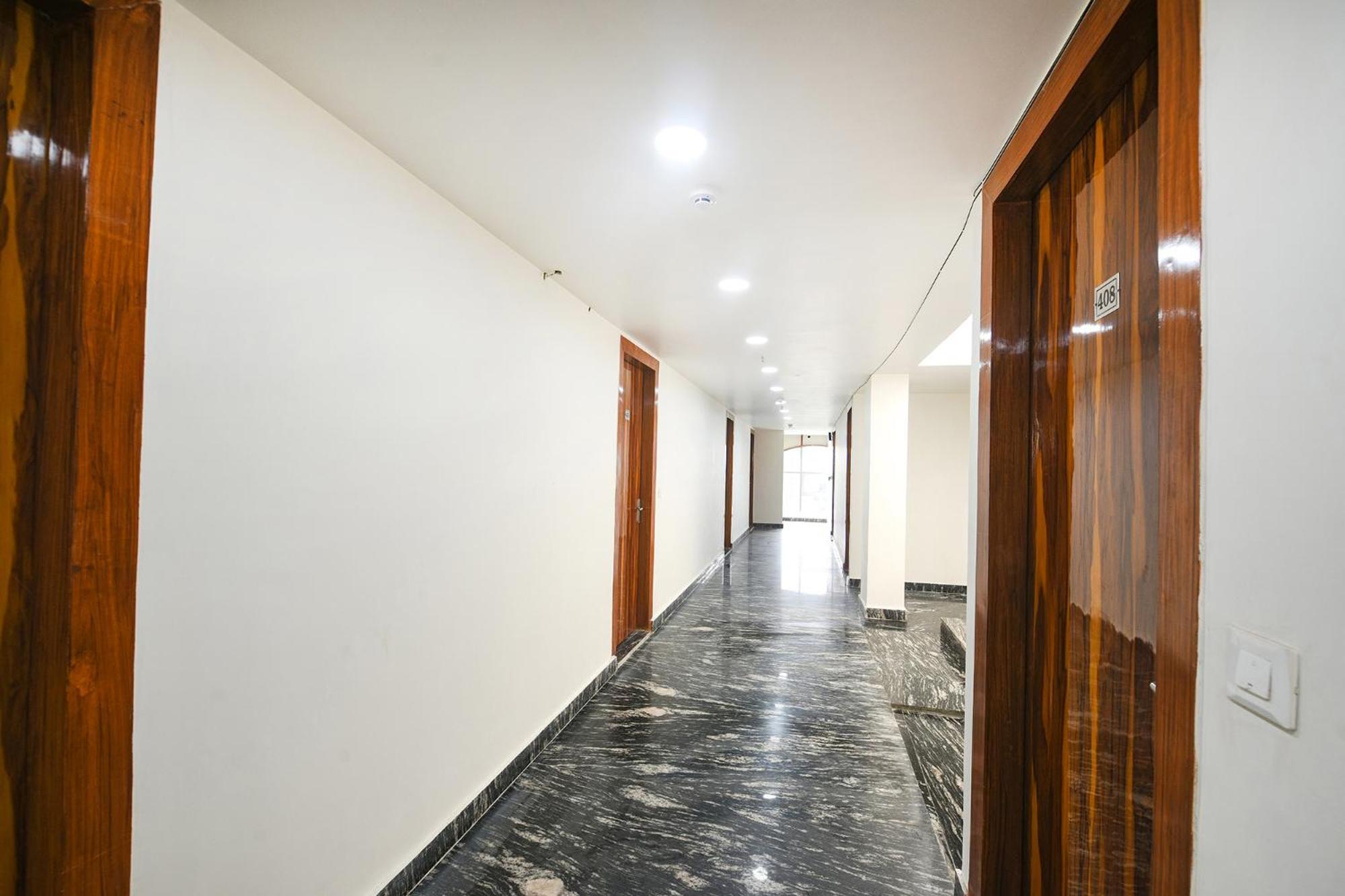 Fabhotel Mona Continental - Nr Laxmi Nagar It Hub Nueva Delhi Exterior foto